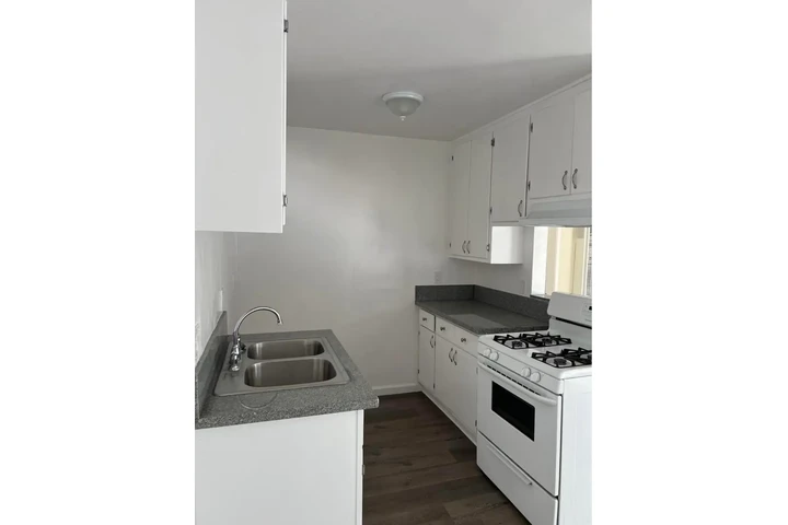 $1795 : WESTMINSTER APARTAMENTO image 3