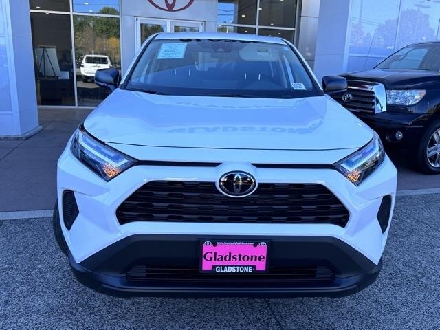 $31734 : 2024 RAV4 LE image 9