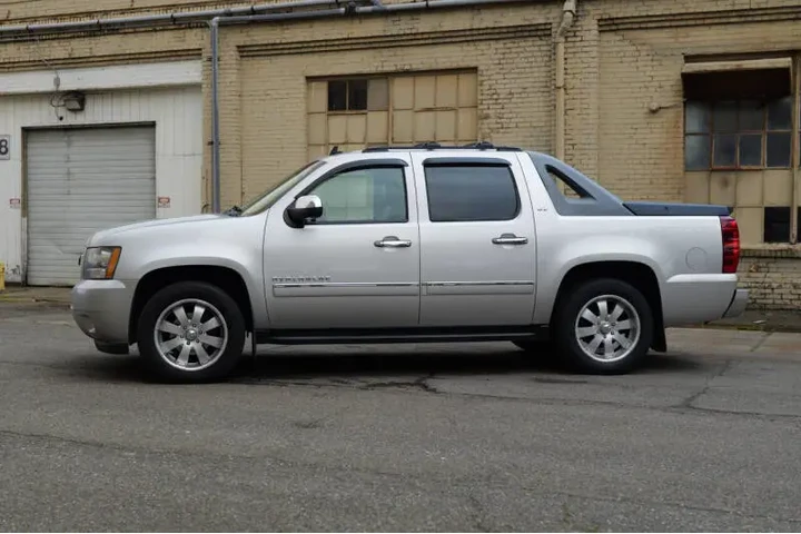 $19888 : 2011 Avalanche LTZ image 6