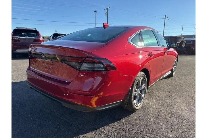 $28377 : Honda Accord 2024 EX 4dr Sed image 5