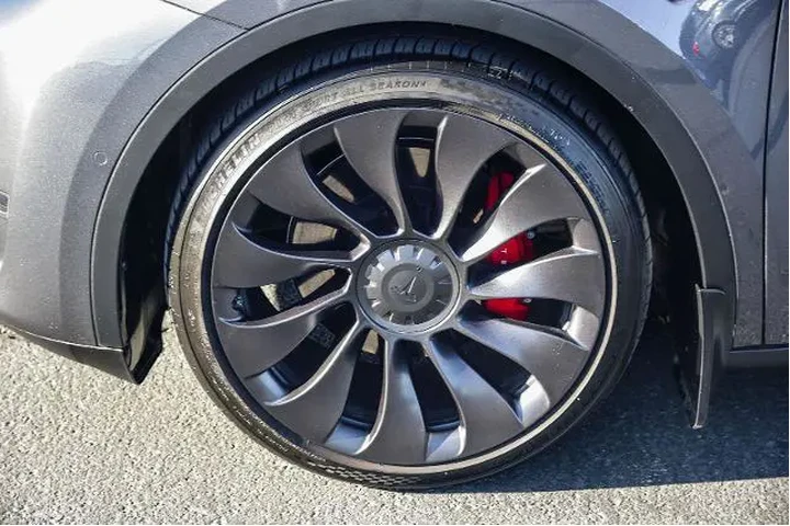 $29995 : Tesla Model Y 2022 AWD Perfo image 8