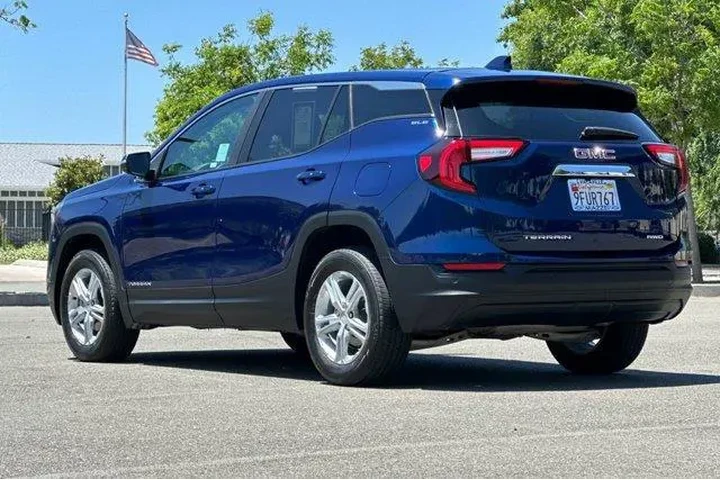 $20325 : GMC Terrain 2022 AWD SLE 4dr image 2