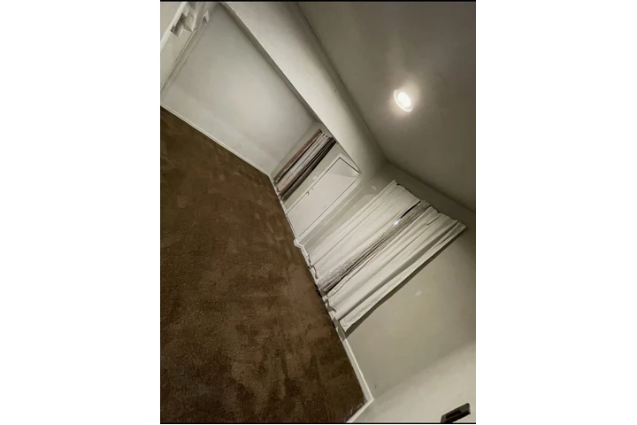 $900 : Cuarto Amplio image 1