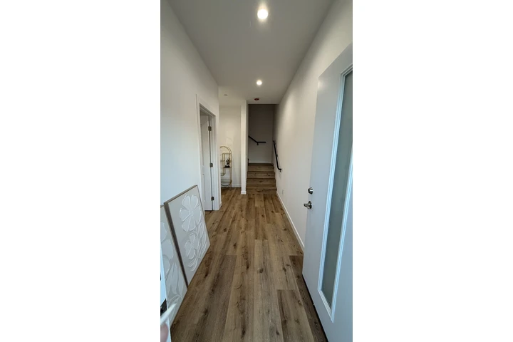 $4350 : North Hollywood Zona 91605 image 2