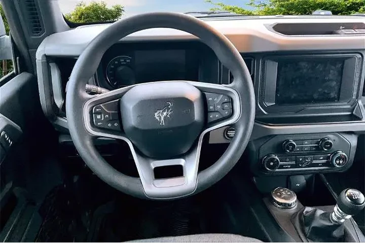 $31325 : Ford Bronco 2022 4x4 Base 2d image 5