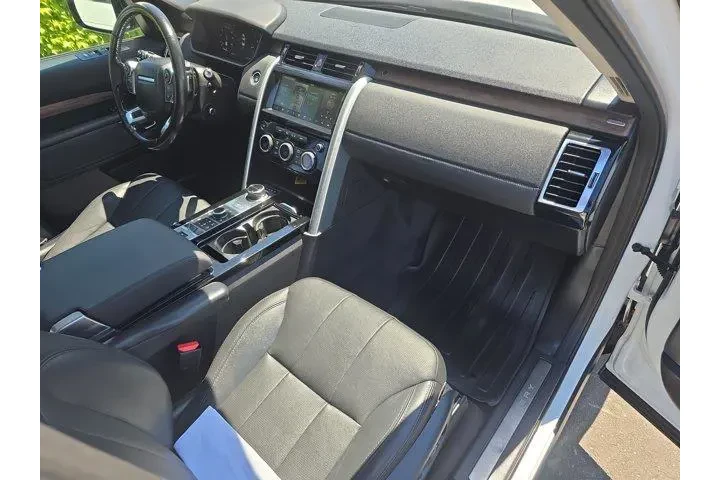 $18995 : Land Rover Discovery 2018 AW image 9