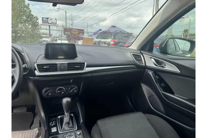 $9797 : 2018 MAZDA3 Sport image 5