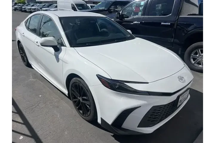 $29988 : Toyota Camry 2025 SE 4dr Sed image 4