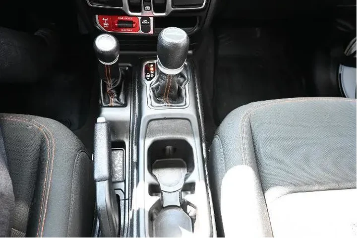 $37988 : Jeep Gladiator 2021 4x4 Moja image 10