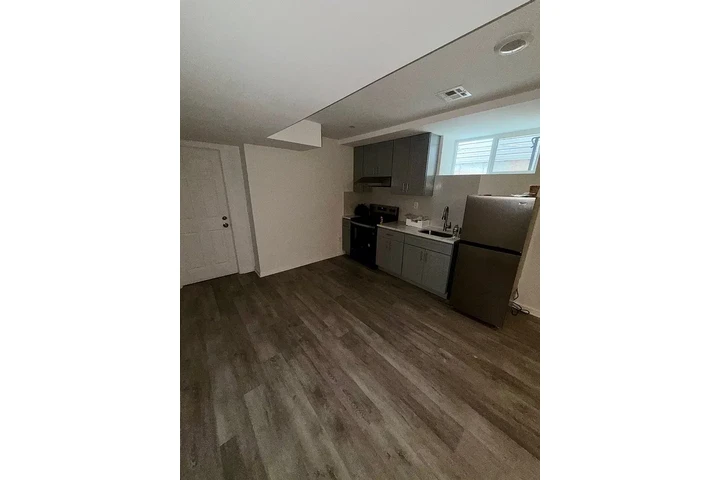 $1100 : Duplex image 1