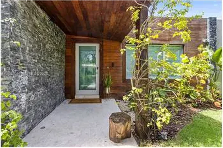 $15850 : Rental property with 4 bedro image 4