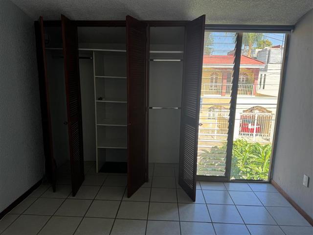 $5000 : Comparto Consultorio / Oficina image 2