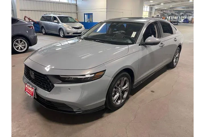 $24858 : Honda Accord Hybrid 2023 image 7