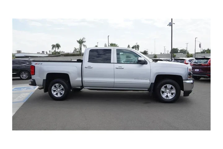 $28984 : 2017 Silverado 1500 LT image 4