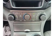 $12000 : Toyota Highlander 2013 Base thumbnail