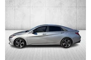 $17635 : Hyundai ELANTRA 2023 SEL 4dr thumbnail