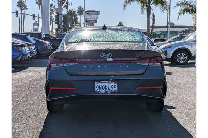 $29977 : Hyundai ELANTRA Hybrid 2025 image 3