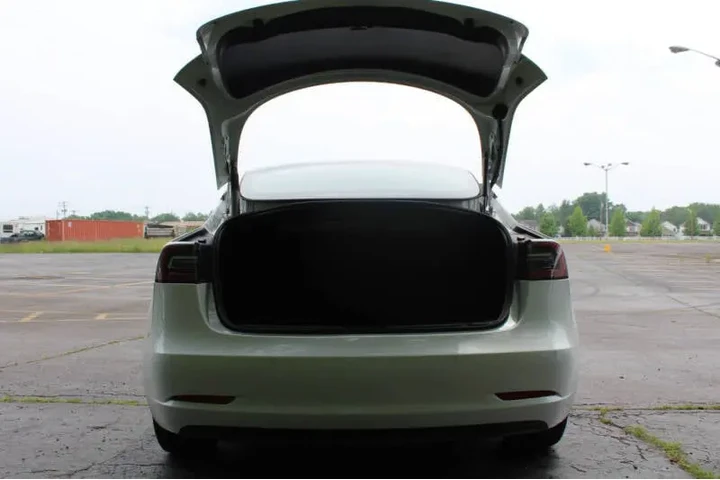 $34995 : 2022 Model 3 Long Range image 9