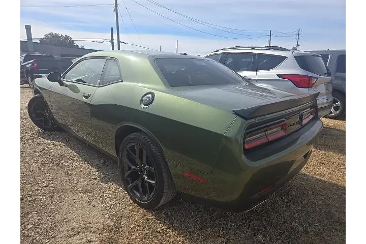 $25317 : Dodge Challenger 2022 SXT 2d image 2