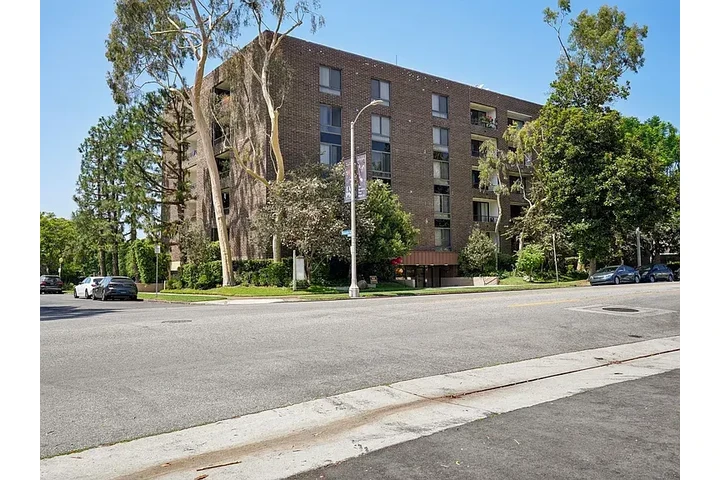 $2700 : Century Glen image 8