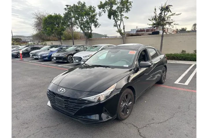 $18995 : Hyundai ELANTRA Hybrid 2023 image 1