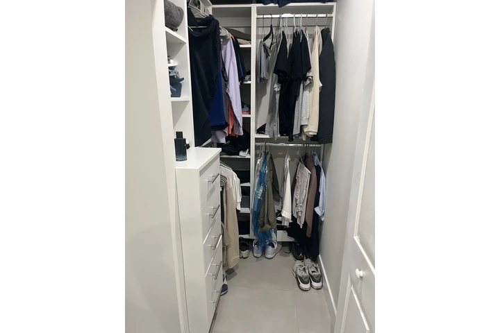 $1400 : Studio 1 bedroom 1 bathroom image 5