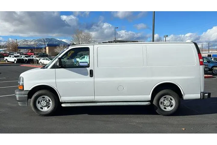 $32484 : Chevrolet Express 2022 2500 image 8