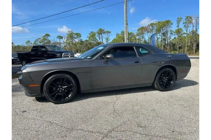 $14950 : Dodge Challenger 2018 SXT Pl image 9