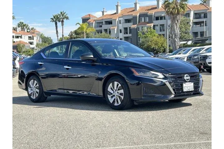 $23091 : Nissan Altima 2025 2.5 S 4dr image 5