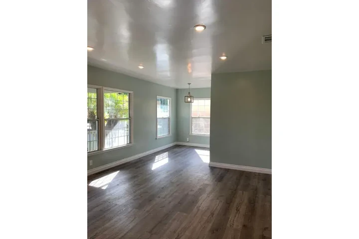$1600 : Pico Rivera Available!!! image 6