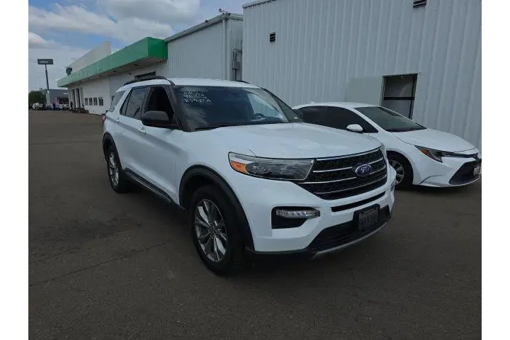 $17900 : Ford Explorer 2020 AWD XLT 4 image 2