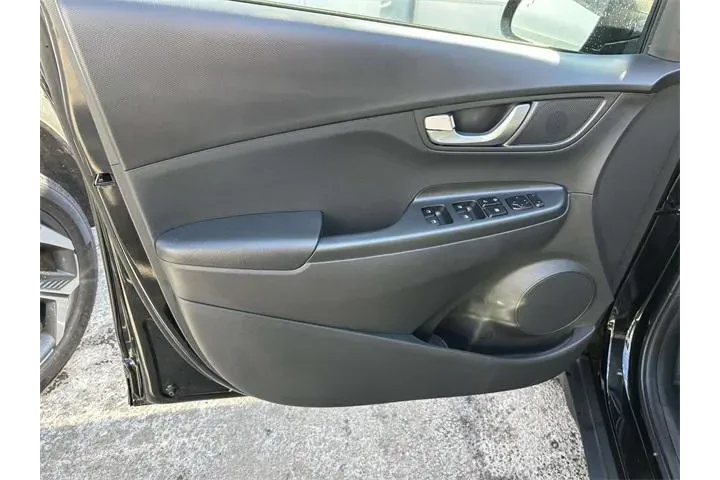 $16446 : Hyundai KONA 2023 AWD SEL 4d image 10