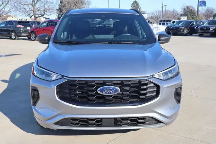 $26990 : Ford Escape 2023 AWD ST-Line image 2