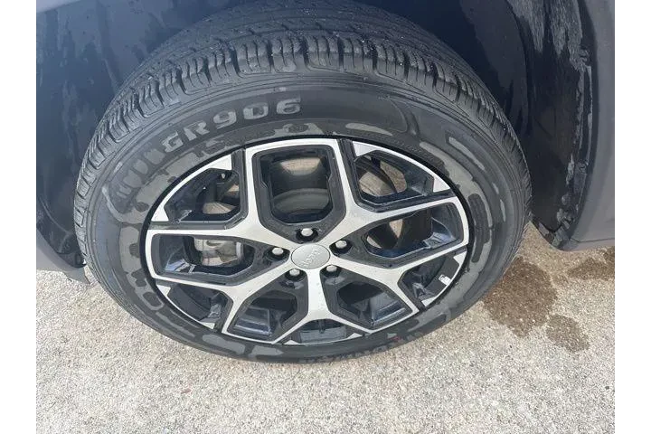 $22118 : Jeep Compass 2024 4x4 Limite image 10