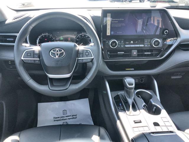 $45000 : PRE-OWNED 2023 TOYOTA HIGHLAN image 10