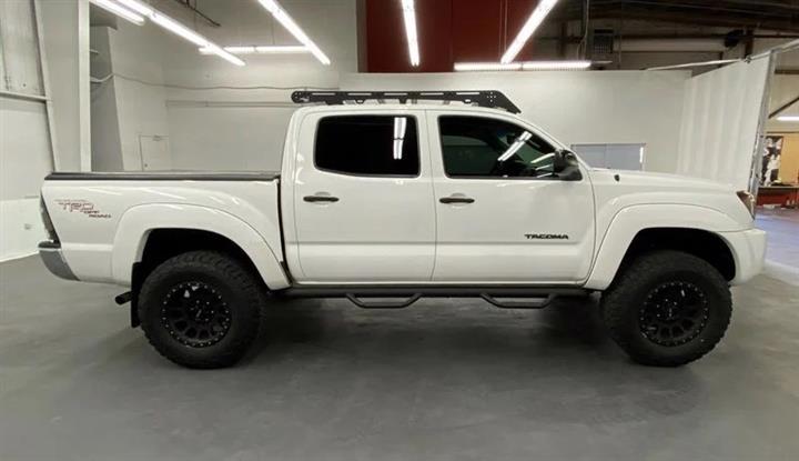 $137000 : toyota tacoma año 2013 image 1