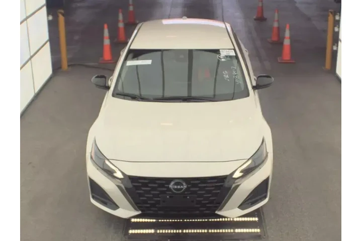 $19790 : Nissan Altima 2024 2.5 SR 4d image 2