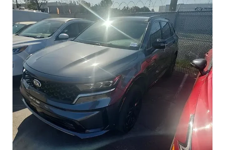 $21991 : Kia Sorento 2021 AWD SX Pres image 3