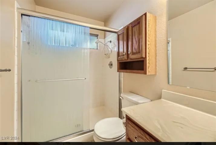 $2000 : 3 spacious bedrooms image 2