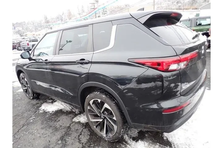 $18290 : Mitsubishi Outlander 2022 AW image 3