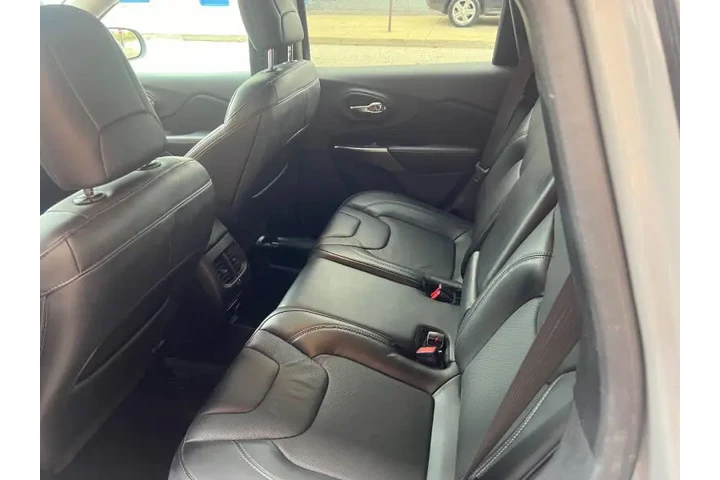 $22000 : 2020 Cherokee Limited image 9