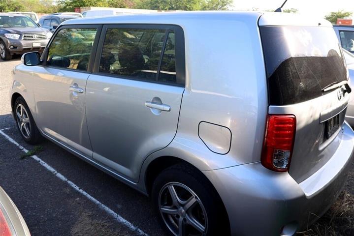 2011 xB image 4