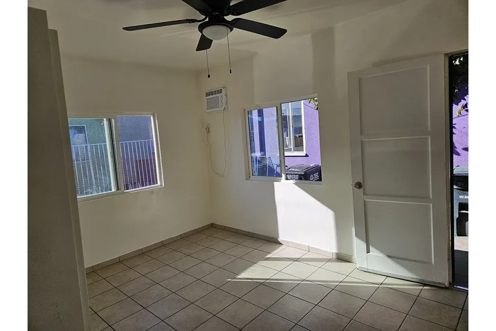 $2600 : Beautiful Home Available image 3