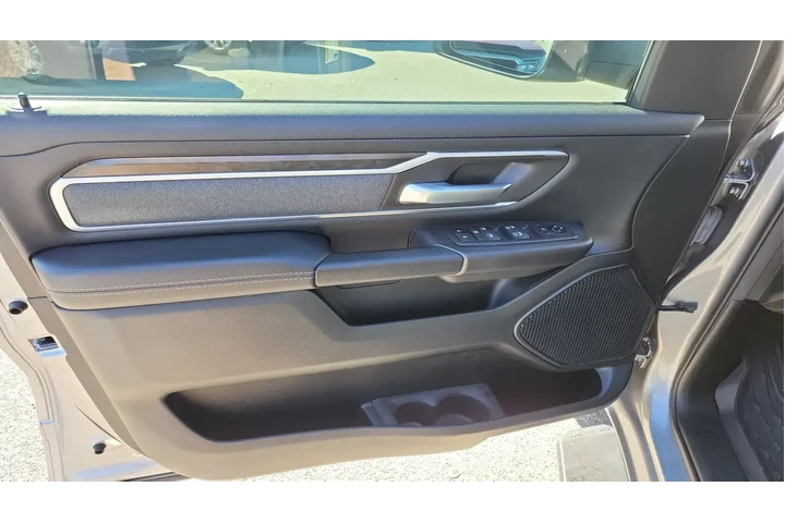 $25764 : Ram 1500 2021 4x2 Big Horn 4 image 5