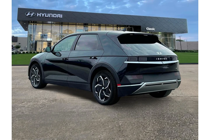 $26500 : Hyundai IONIQ 5 2024 AWD SEL image 5