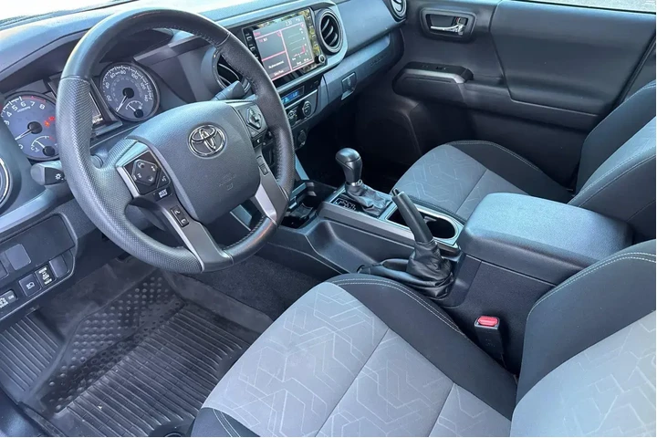 $33875 : Toyota Tacoma 2022 4x2 TRD S image 2