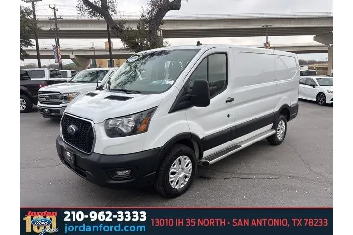 $32885 : Ford Transit 2024 250 3dr SW image 3