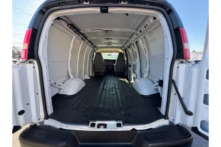 $16495 : 2015 Express 2500 image 6