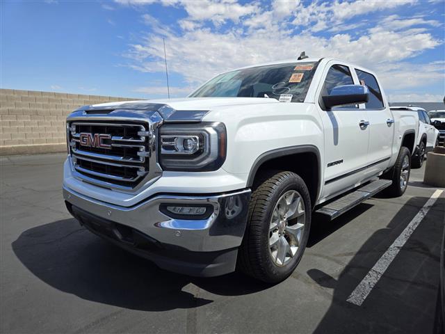 $32910 : Pre-Owned 2018 Sierra 1500 SLT image 2