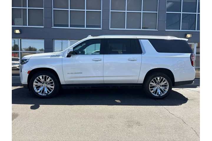 $47995 : 2021 Suburban 4WD High Country image 9